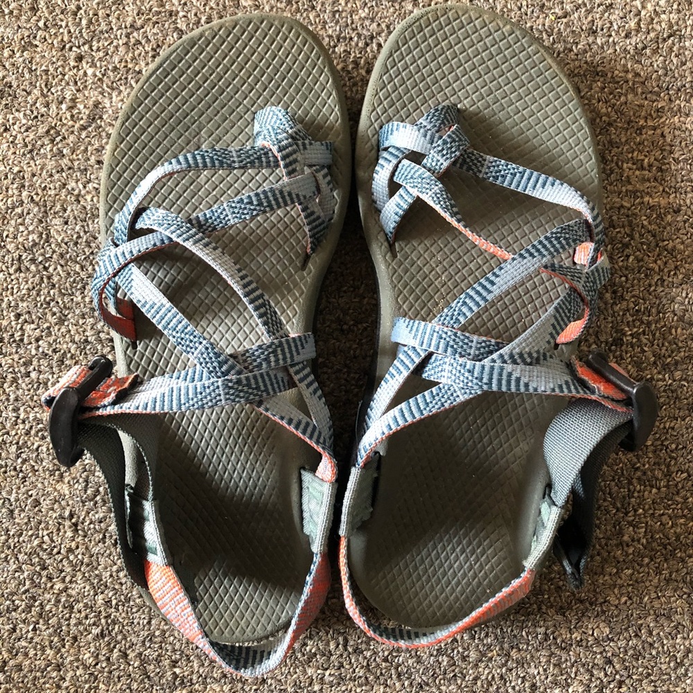 Women’s CHACOS Z/Cloud X2 sandals. GOOD CONDITION